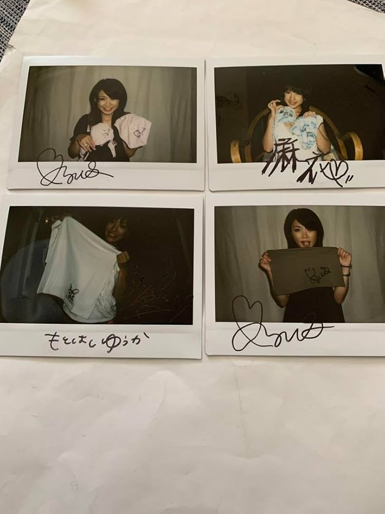 サイン入りポラロイド写真 Not YET アイドルグッズ サイン入りポラロイド写真 Not YET アイドルグッズ